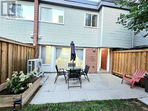 254 Milestone Crescent, Aurora (Aurora Village), ON - Outdoor With Exterior