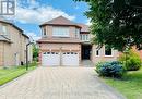 18 Henricks Crescent, Richmond Hill, ON  - Outdoor With Facade 