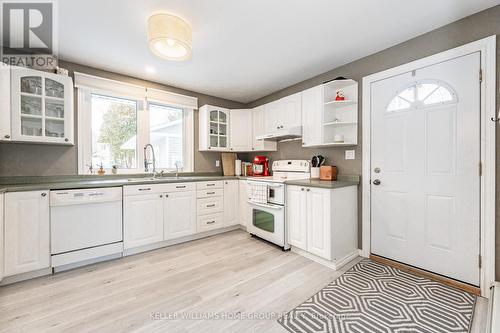 9432 Wellington Rd 124, Erin, ON - Indoor Photo Showing Kitchen