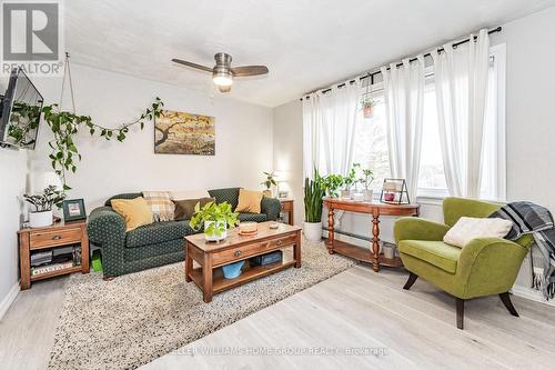 9432 Wellington Rd 124, Erin, ON - Indoor Photo Showing Living Room