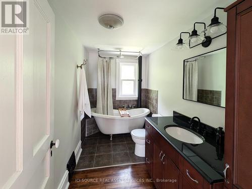 260 Colborne Street W, Orillia, ON - Indoor Photo Showing Bathroom