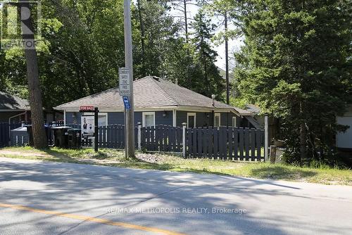 500 Mosley Street, Wasaga Beach, ON - Outdoor