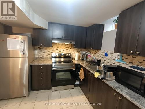 Bsmt - 2928 Tradewind Drive, Mississauga (Meadowvale), ON - Indoor Photo Showing Kitchen With Upgraded Kitchen