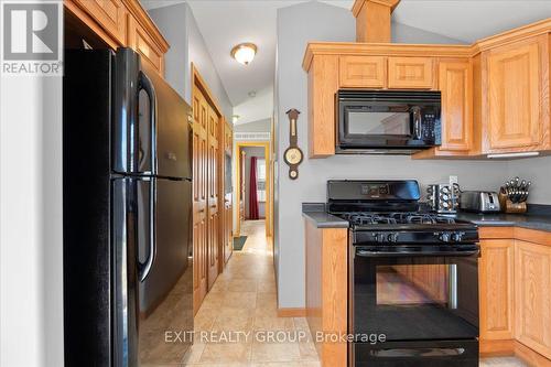 D10 - 153 County Road 27, Prince Edward County (Ameliasburgh), ON - Indoor Photo Showing Kitchen