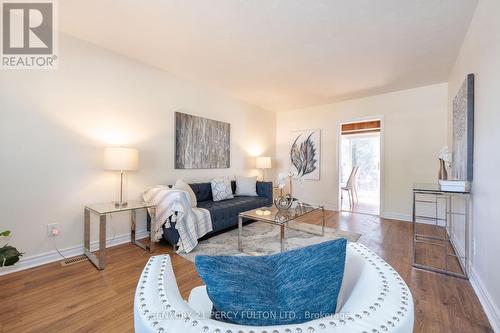 126 Celeste Drive, Toronto (West Hill), ON - Indoor Photo Showing Living Room