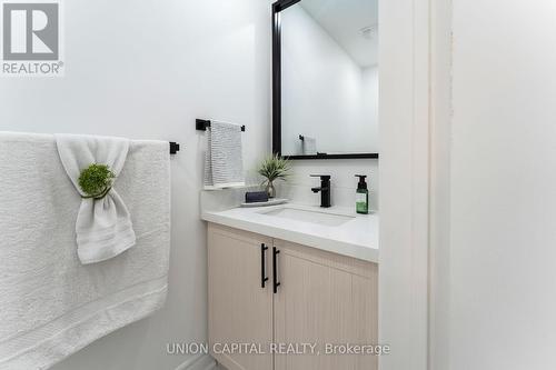 20 Empire Crescent, Clarington (Courtice), ON - Indoor Photo Showing Bathroom