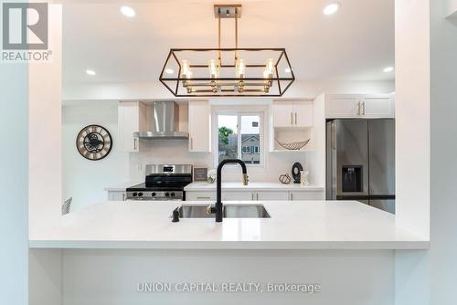 20 Empire Crescent, Clarington (Courtice), ON - Indoor Photo Showing Kitchen