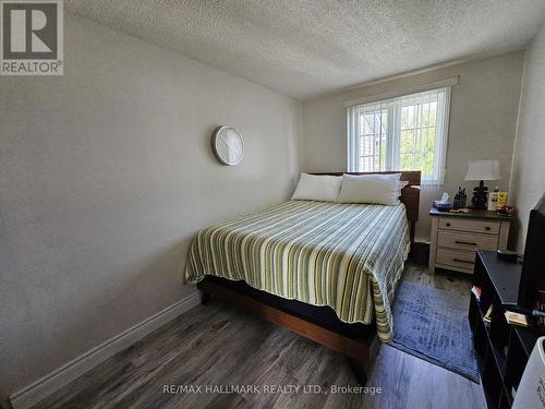 547 Dorchester Drive, Oshawa (Vanier), ON - Indoor Photo Showing Bedroom