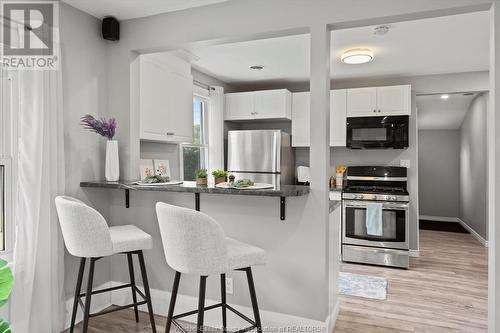 983 Ford, Windsor, ON - Indoor Photo Showing Kitchen