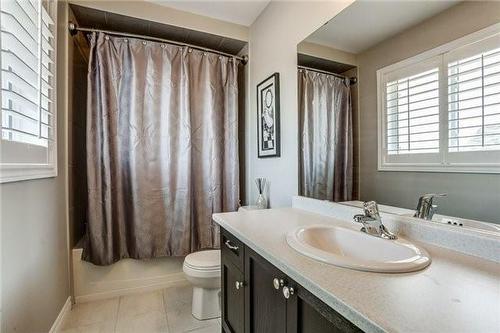 41 House Lane, Ancaster, ON - Indoor Photo Showing Bathroom