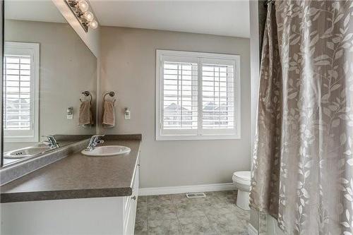 41 House Lane, Ancaster, ON - Indoor Photo Showing Bathroom