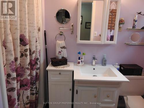 260 Ferncrest Road, Woodstock, ON - Indoor Photo Showing Bathroom