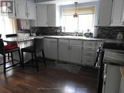 260 Ferncrest Road, Woodstock, ON - Indoor Photo Showing Kitchen With Upgraded Kitchen