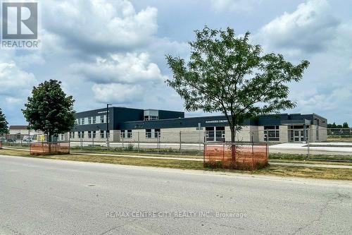 2092 Meadowgate Boulevard, London, ON - Outdoor