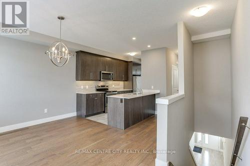 2092 Meadowgate Boulevard, London, ON - Indoor Photo Showing Kitchen