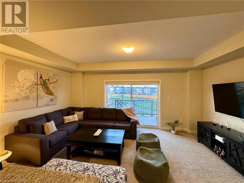 897 Robert Ferrie Drive, Kitchener, ON - Indoor Photo Showing Living Room