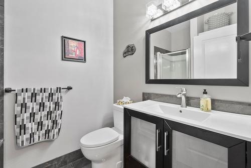 3847 Sonoma Pines Drive, West Kelowna, BC - Indoor Photo Showing Bathroom