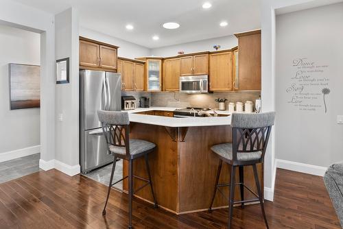 3847 Sonoma Pines Drive, West Kelowna, BC - Indoor Photo Showing Kitchen