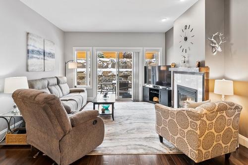 3847 Sonoma Pines Drive, West Kelowna, BC - Indoor Photo Showing Living Room With Fireplace