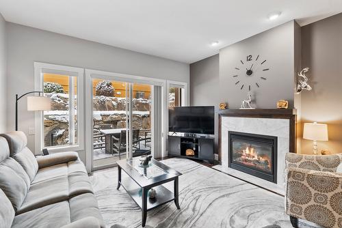 3847 Sonoma Pines Drive, West Kelowna, BC - Indoor Photo Showing Living Room With Fireplace