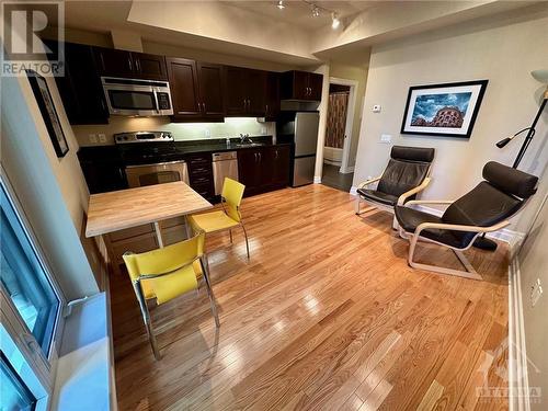 245 Kent Street Unit#407, Ottawa, ON - Indoor Photo Showing Kitchen