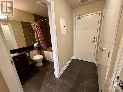 245 Kent Street Unit#407, Ottawa, ON - Indoor Photo Showing Bathroom