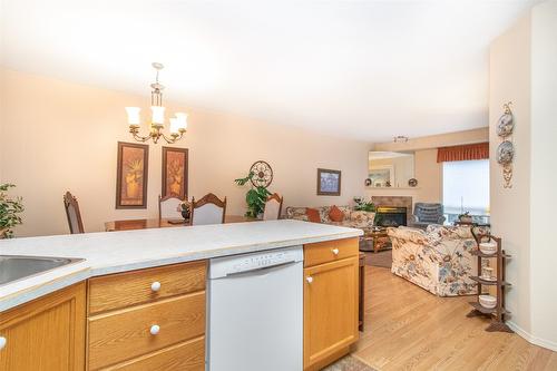 107-2300 Benvoulin Road, Kelowna, BC - Indoor Photo Showing Kitchen