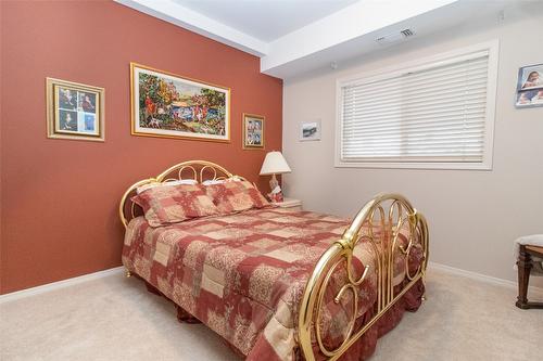 107-2300 Benvoulin Road, Kelowna, BC - Indoor Photo Showing Bedroom