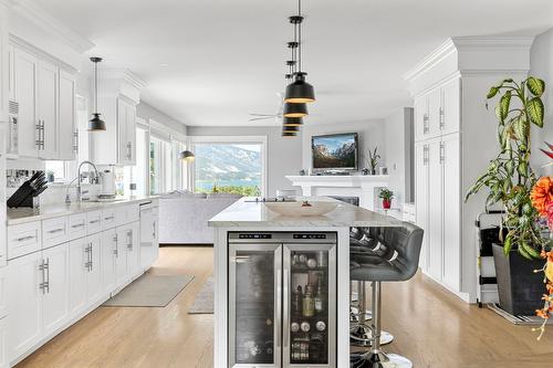 11158 Dakota Road, Lake Country, BC - Indoor Photo Showing Kitchen With Upgraded Kitchen