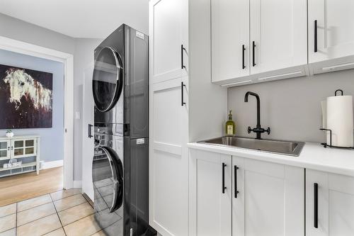 11158 Dakota Road, Lake Country, BC - Indoor Photo Showing Laundry Room