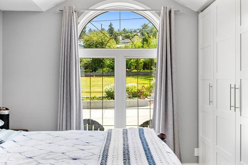 11158 Dakota Road, Lake Country, BC - Indoor Photo Showing Bedroom