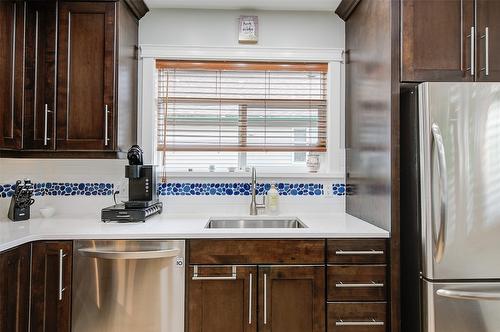 1881 Ethel Street, Kelowna, BC - Indoor Photo Showing Kitchen With Stainless Steel Kitchen With Upgraded Kitchen