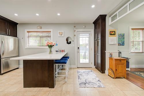 1881 Ethel Street, Kelowna, BC - Indoor Photo Showing Kitchen