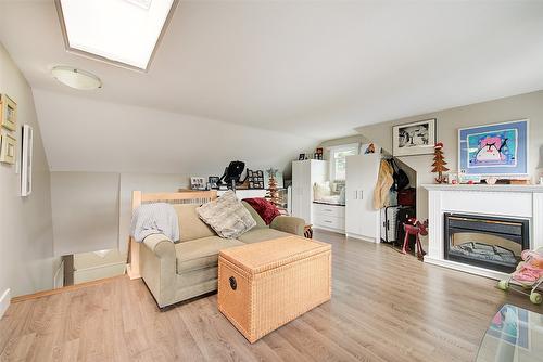 1881 Ethel Street, Kelowna, BC - Indoor Photo Showing Living Room With Fireplace