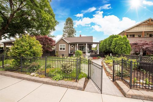 1881 Ethel Street, Kelowna, BC - Outdoor