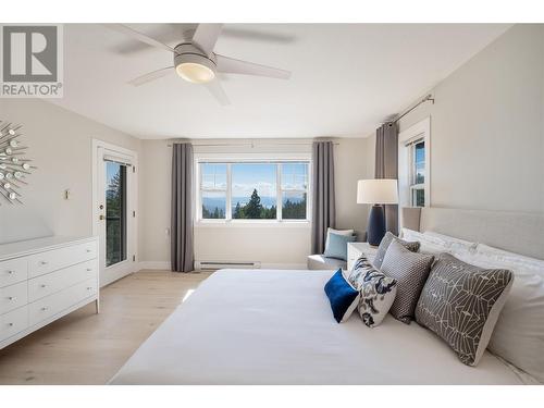 2025 Huckleberry Road, Kelowna, BC - Indoor Photo Showing Bedroom