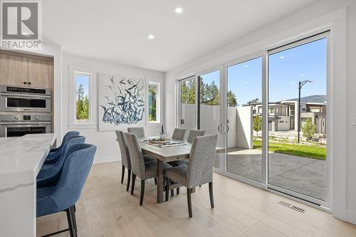 520 Clifton Lane, Kelowna, BC - Indoor Photo Showing Dining Room