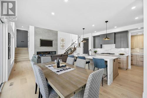 520 Clifton Lane, Kelowna, BC - Indoor Photo Showing Dining Room