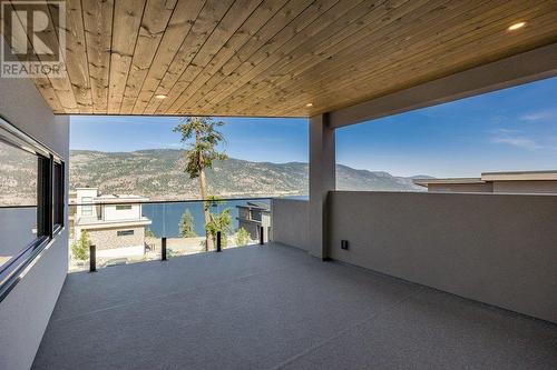 520 Clifton Lane, Kelowna, BC - Outdoor With Exterior