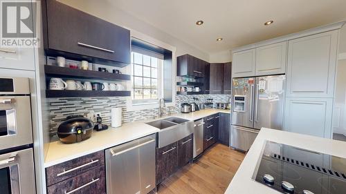 10620 111 Street, Fort St. John, BC - Indoor Photo Showing Kitchen With Double Sink With Upgraded Kitchen