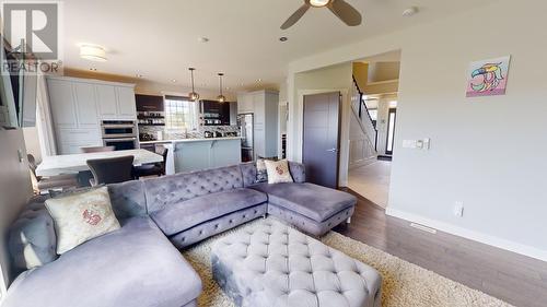 10620 111 Street, Fort St. John, BC - Indoor Photo Showing Living Room