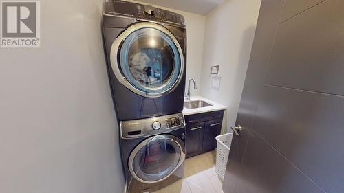 10620 111 Street, Fort St. John, BC - Indoor Photo Showing Laundry Room