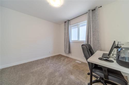 226 Tyson Trail, Winnipeg, MB - Indoor Photo Showing Office