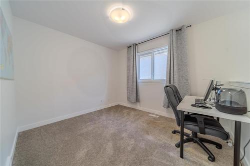 226 Tyson Trail, Winnipeg, MB - Indoor Photo Showing Office