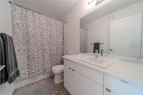 226 Tyson Trail, Winnipeg, MB - Indoor Photo Showing Bathroom