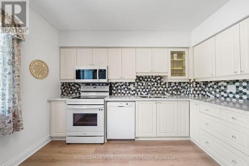 43 Cricklewood Crescent, Markham (Royal Orchard), ON - Indoor Photo Showing Kitchen