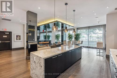 1411 - 65 Speers Road, Oakville (Old Oakville), ON - Indoor Photo Showing Kitchen With Upgraded Kitchen