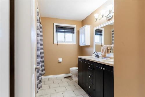 299 Carson Drive, Hamilton, ON - Indoor Photo Showing Bathroom