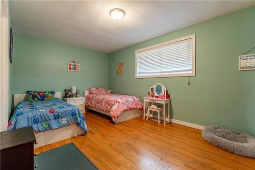 299 Carson Drive, Hamilton, ON - Indoor Photo Showing Bedroom