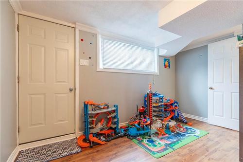 299 Carson Drive, Hamilton, ON - Indoor Photo Showing Other Room